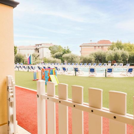 Giardino Dei Colori 111 Residence Pool&Fitness Тосколано-Мадерно Екстер'єр фото